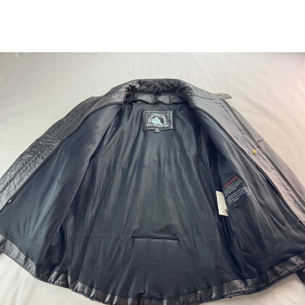 Mens Black Leather‎ Motorcycle Jacket Biker Style Quilted Accents Sz 46 NO LINER - Picture 9 of 16